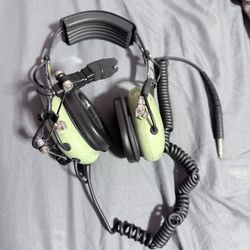 David Clark Model H3332