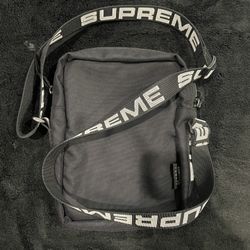 Supreme Shoulder Bag 