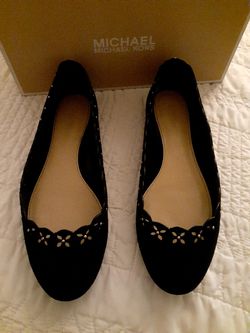 Authentic Michael Kors black flats 7.5