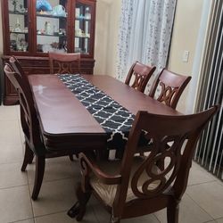 Wood table for 6 or 8 & Matching China Cabinet