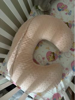 Breastfeeding pillow