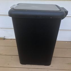 Trash Can 