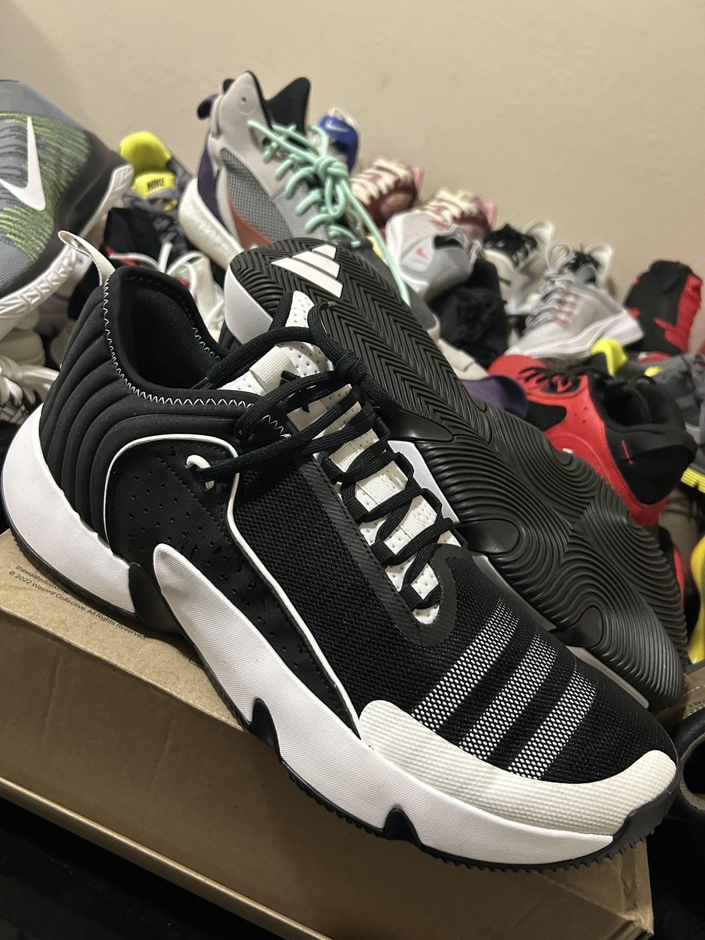 adidas Trae Unlimited HQ1020 Men’s Basketball Shoes Size 16 Brand New/No Box