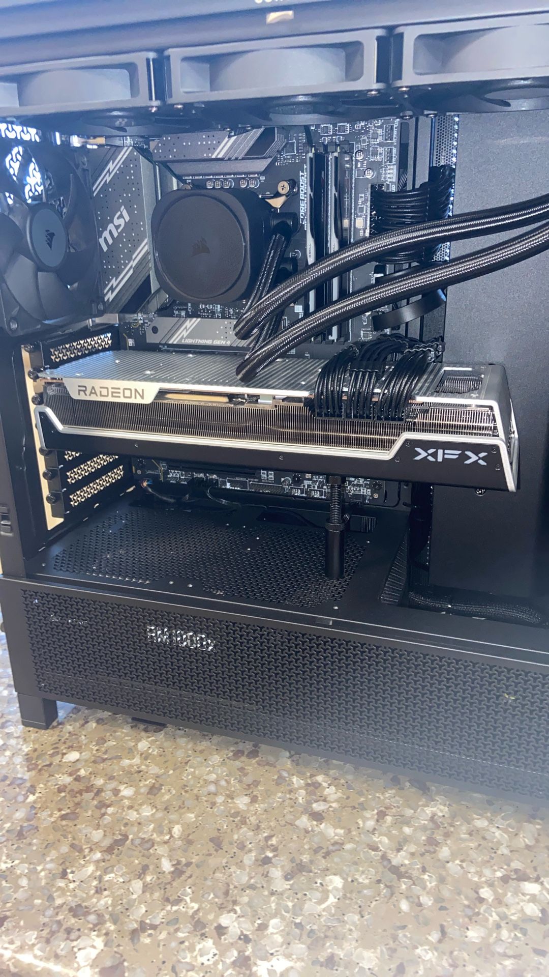 GPU — AMD Radeon RX 7900 XTX