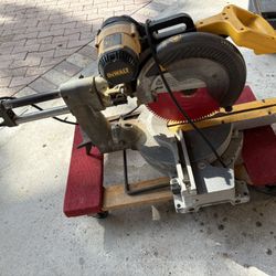 DeWalt DW708 12” Sliding Compound Miter Saw – Heavy Duty