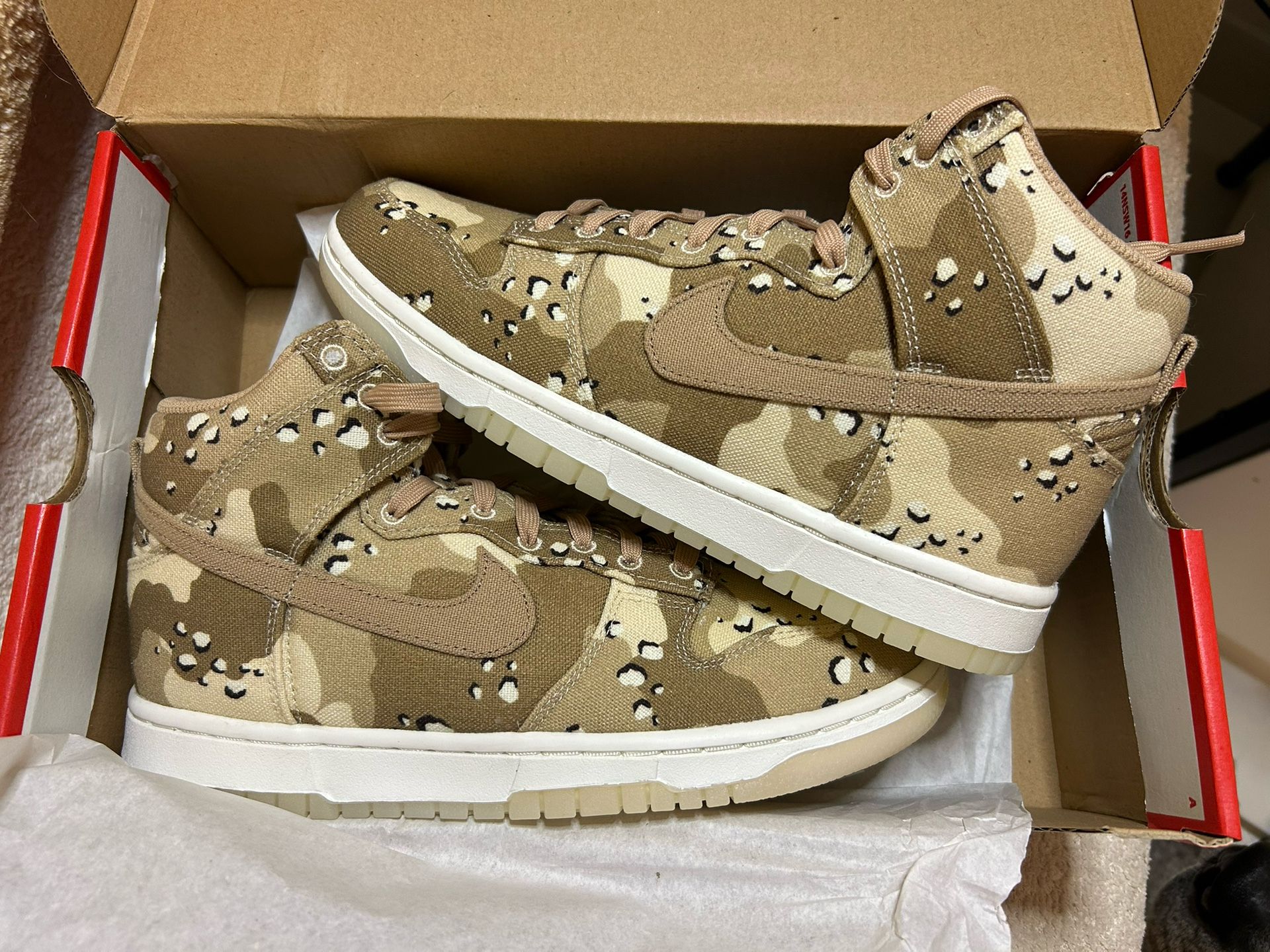 BRAND NEW: Women's Dunk High 'Desert Camo' 7.5 W fits 6Y