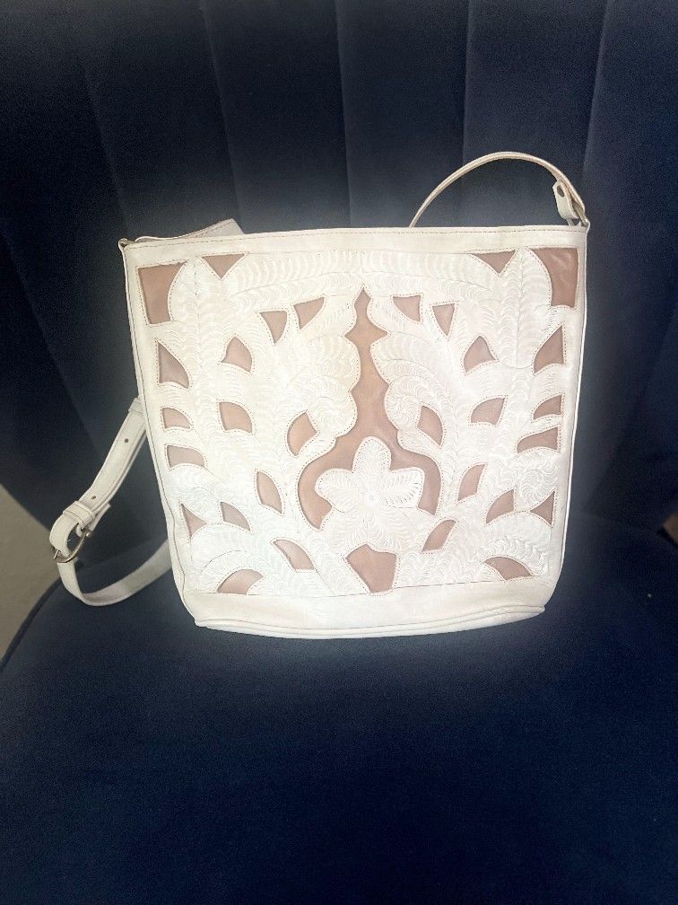 πΏ Artisan Hand-Tooled Leather Crossbody Bag | Leaders in Leather | Unique & Elegant