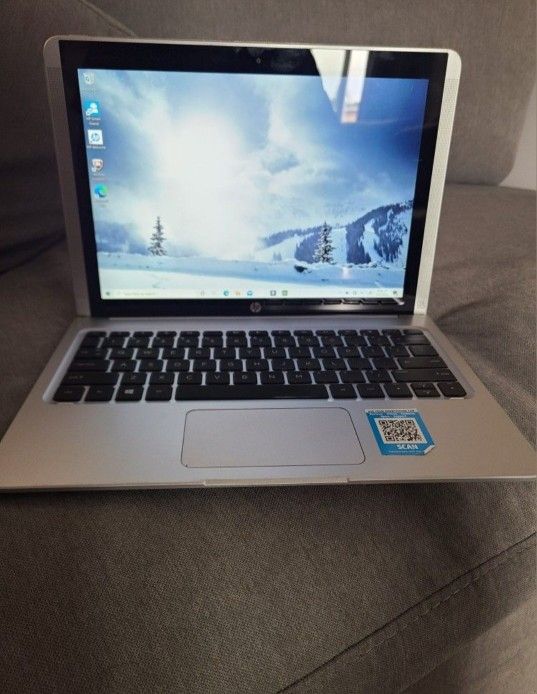 HP pavillion X2 Detachable Laptop