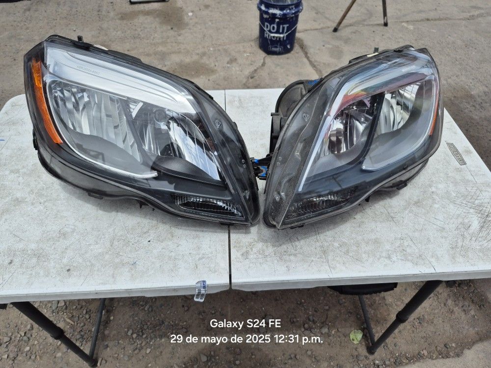 Mercedes GLK GLK350 Headlight Oem