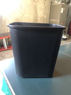 Waste Basket Commercial Grade Black. Have 6 Of Them. $7 Each.