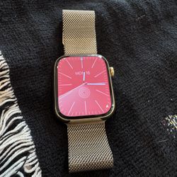 Apple Watch 8 Gold w/ band