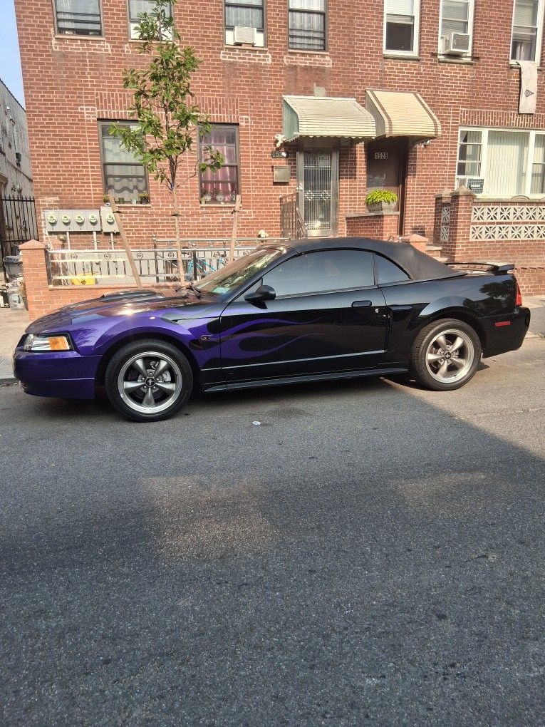 2004 Ford Mustang