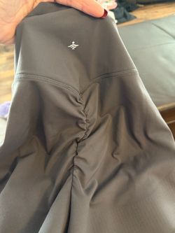 Halara gray high-waisted scrunch-back leggings, full length, size L, never worn