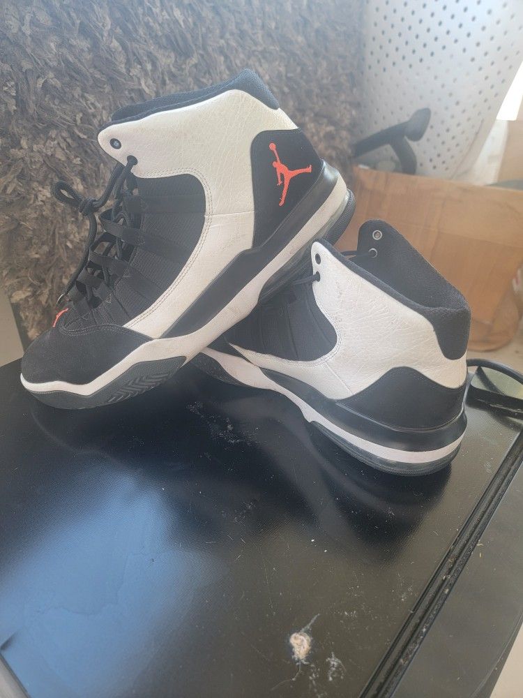 Jordan Aura MAX Size 13