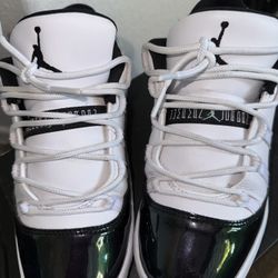 EMERALD GREEN JORDAN 11s 