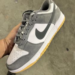 Nike Dunk Low Grey Gum GS Size 6.0, Women’s 8.5
