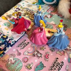 Disney princes cake toppers (Aurora & Cinderella)