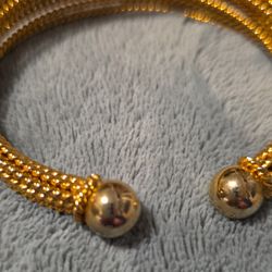 Gold Tone Metal Rope Cuff Bracelet Ball Ends Open Cuff Round Shape No Stone