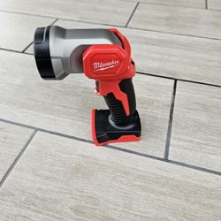 Milwaukee V18 Working Ligth 