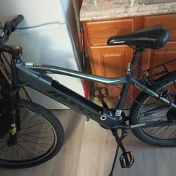 Hyper 26" E-Bike Mountain Bike