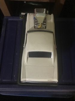 Muscle machines 1966 Pontiac got white 1/18 diecast