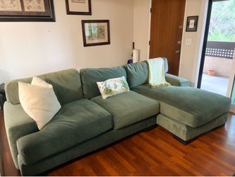 🛋️Green Sectional Sofa with Right-Facing Chaise pls. Read design 😊 92014