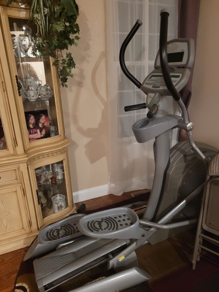 Freemotion Eliptical Trainer Cardio Machine