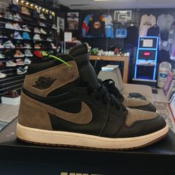 AIR JORDAN 1 RETRO (DZ5485 020) HIGH OG - SIZE 11 - ORIGINAL BOX