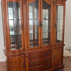Dining Table And 2 Piece Hutch