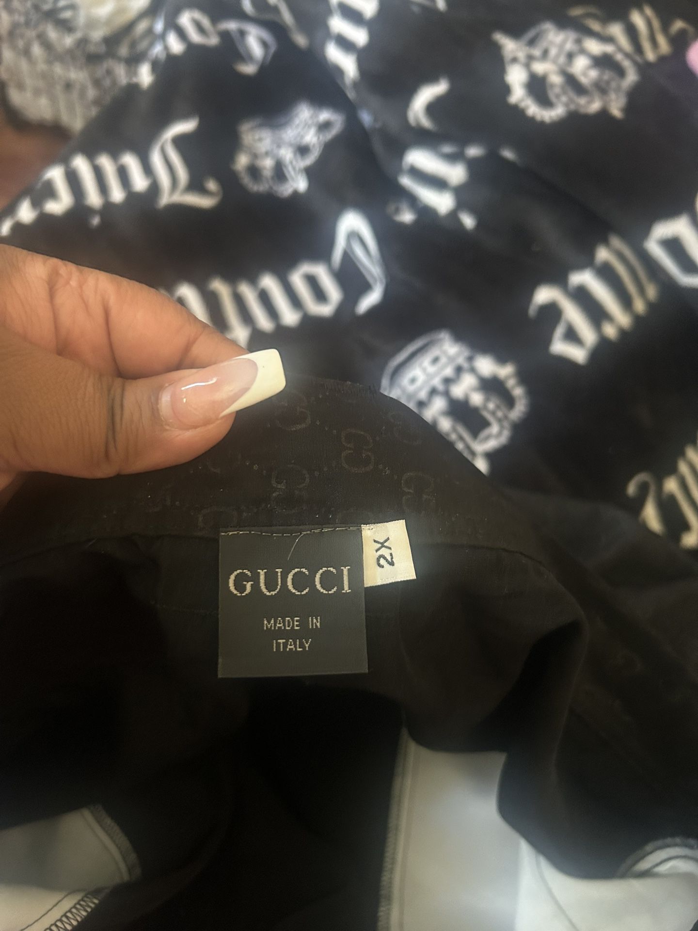 I Have A Pair Of Gucci Cargo 2X Short Pants And Two True Religion T-Shirts One Is 2X And One Is A 3X