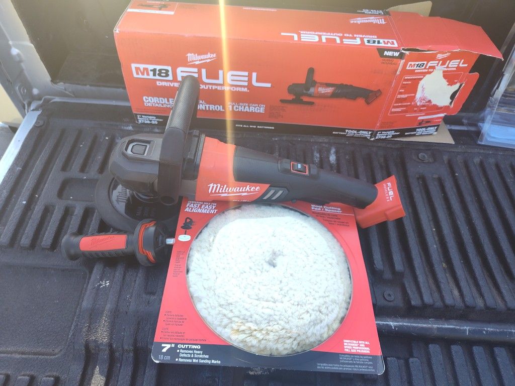 Milwaukee 7 Variable Speed Polisher