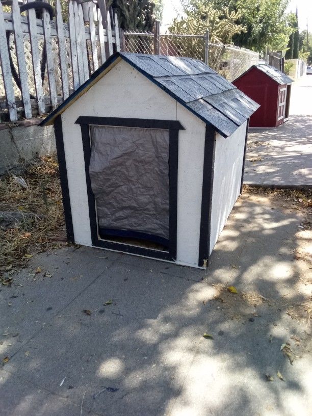 Extra Large Dog House