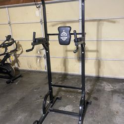 Pull Up Tower