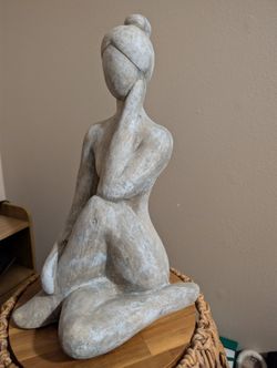 Unique Lady Statue