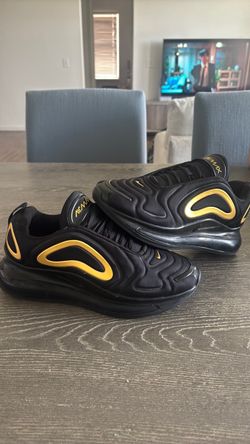 Nike Air Max 720 Black and Gold Sneakers W:7