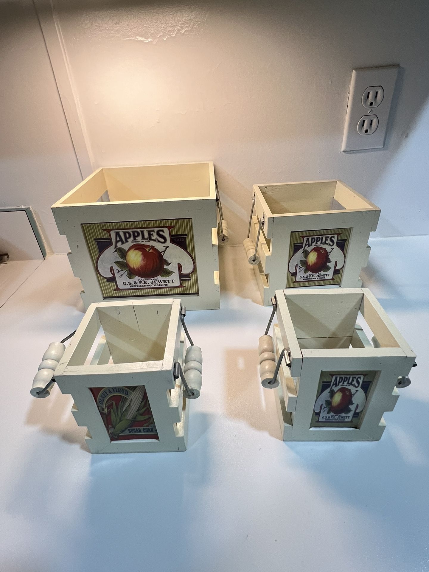 Wooden Square Crates with Retro Fruit Artwork - Set of 4 vintage home decor 1.- 7 x 8” 2.- 5.5 x 5.5 “ 3.- 4.5 x 3.5”. 2 pieces