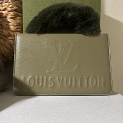 Louis Vuitton Rare Bag! Brand New Never Worn 