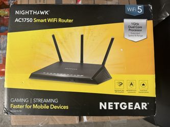 NIGHTHAWK AC1750 smart WiFi router