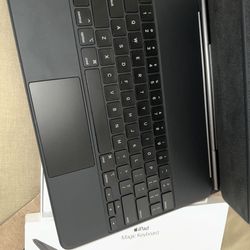 New Apple iPad Pro Magic Keyboard 12.9 Or Also Sell iPad Air 13” Magic Keyboard  