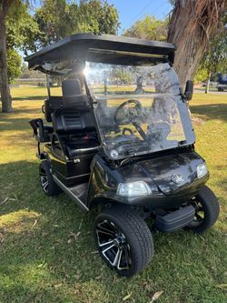 2025 Evolution Classic 4 Plus Lithium LSV – Street Registered – 4 Passenger golf cart