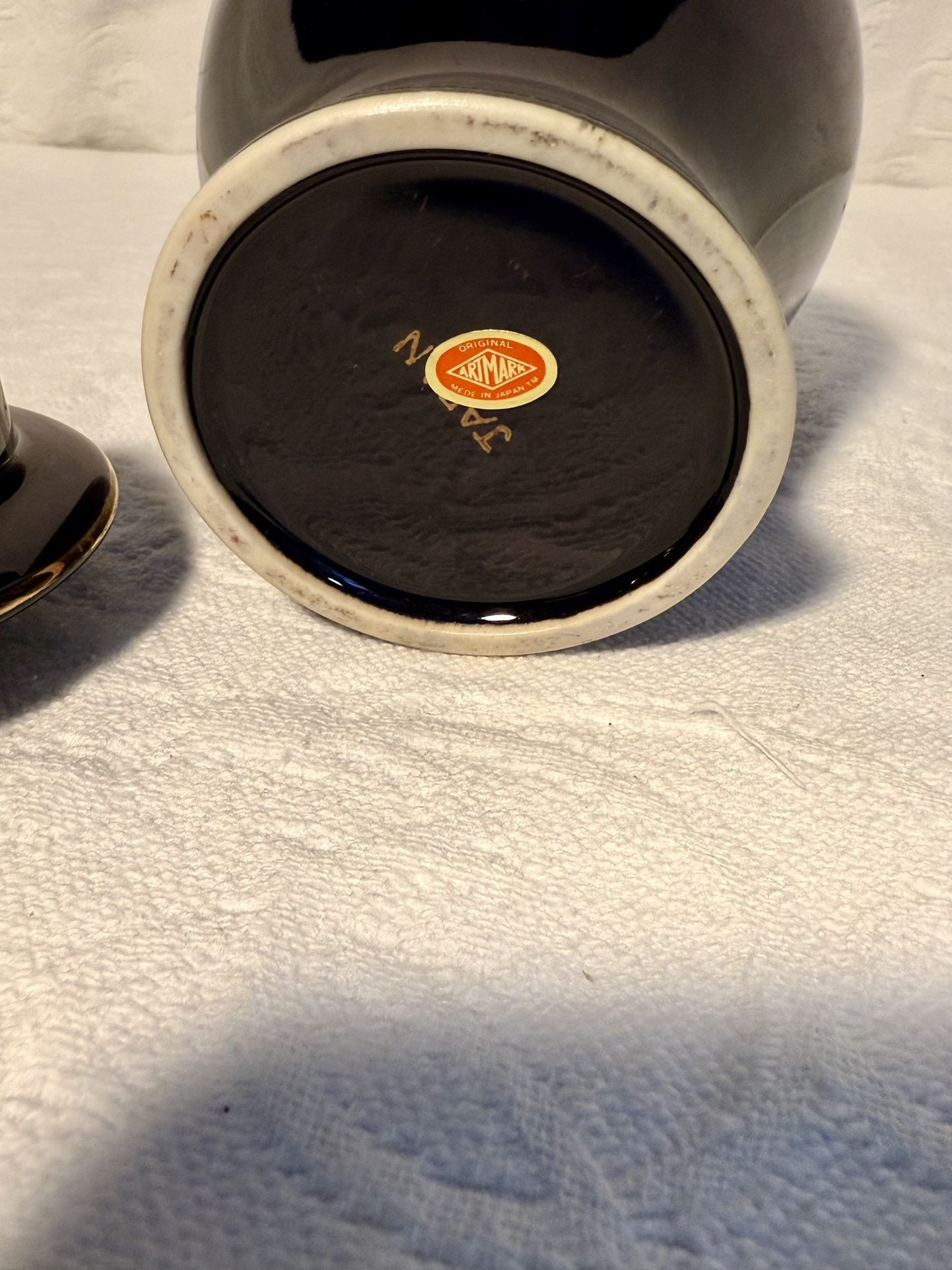 Vintage Ceramic "Golden Iris" Black With Gold Flowers Ginger Jar Vase