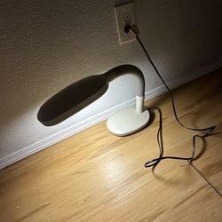 Portable Luminaire Desk Lamp White Gray 120V 60Hz White Light Flexible Arm