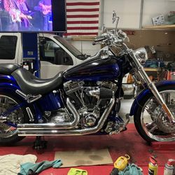 2004 Cvo Softail Duece