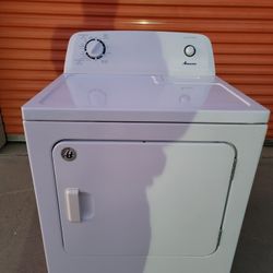 Like New!!! Super High Quality, Newer, Amana Gas Dryer!!! Amana Is Made By The Whirlpool Corporation!!! Must See To Appreciate!!!