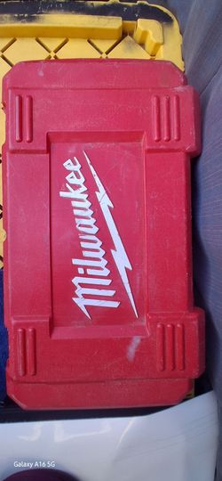 Milwaukee 3107-6 7 Amp 1/2" Corded Heavy Right-Angle Drill Kit