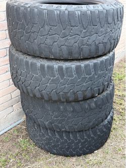 Set of 4 tires R20