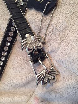 Leather & crystal belt brand new sz small