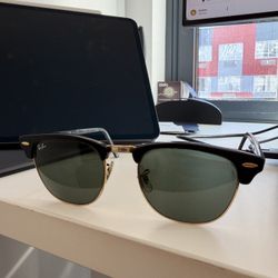 Ray-Ban Clubmaster Classic Sunglasses – RB3016 – Black on Gold / G-15 Green – Great Condition