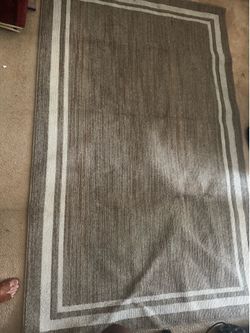 Area rug 5x8