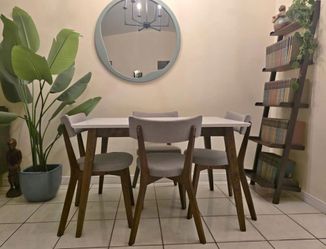 Mid-Century Modern Dining Set with 4 Chairs